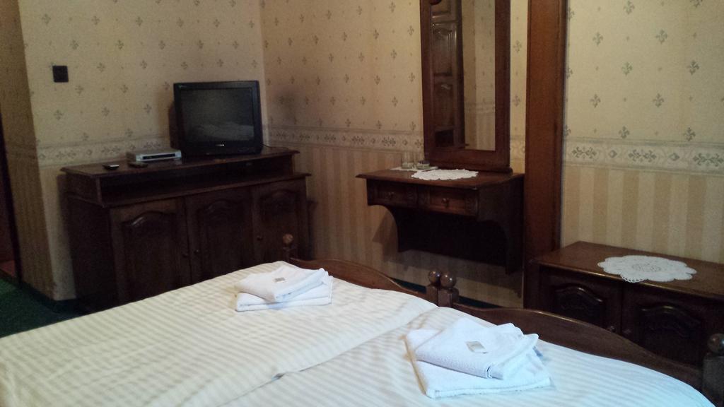 Bed & Breakfast Kocsis Panzio Es Etterem *